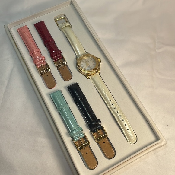 Invicta Lupah Women's Watch with Mother of Pearl Dial & Interchangeable Straps - Picture 6 of 9